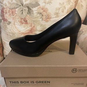 Clark’s black Amber heel
